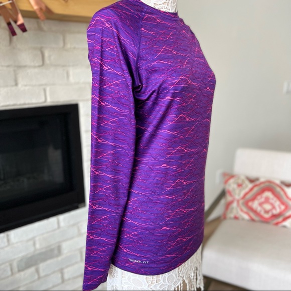 NIKE Therma Fit top